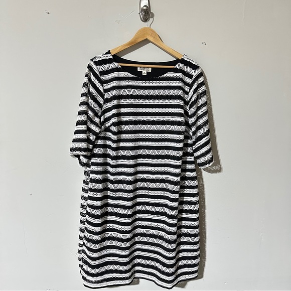 SOHO Women’s Plus Size 2X Black & White Textured Stripe Tunic Top - Picture 1 of 7